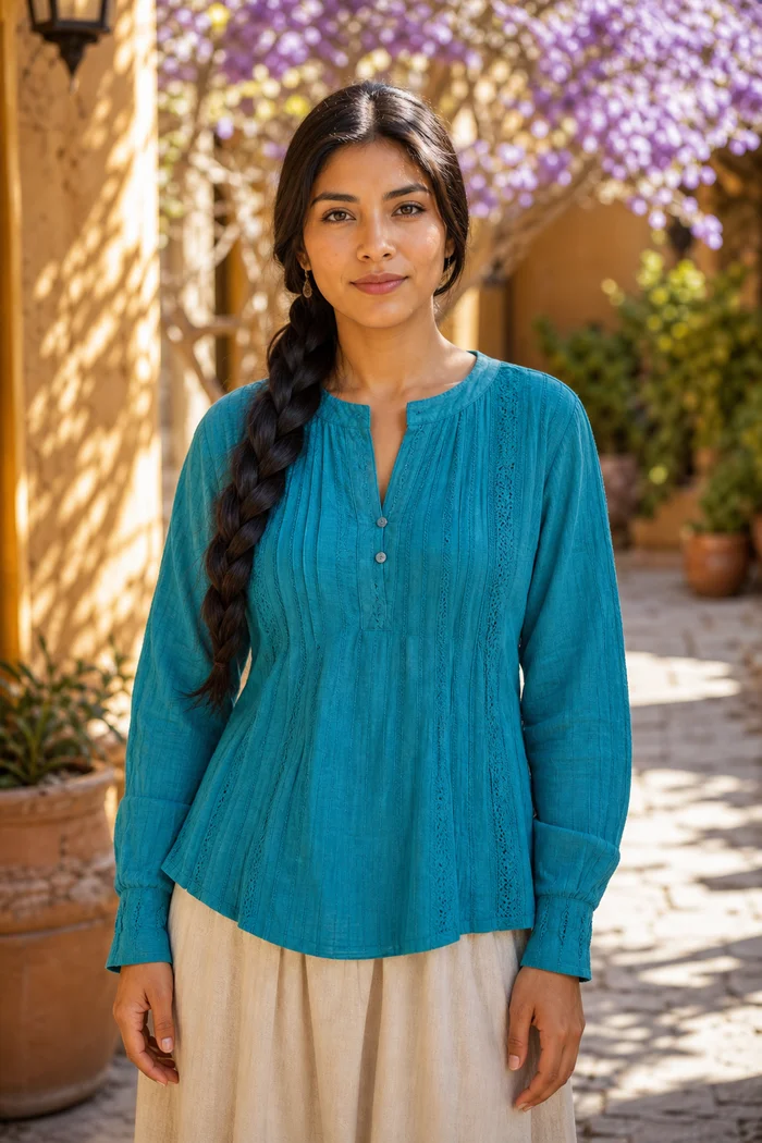 Portrait IA d'une femme fictive à longue tresse noire, blouse turquoise et jacaranda violet