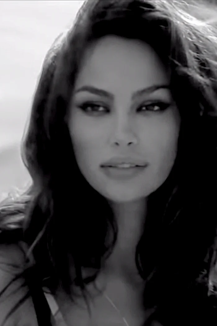 Madalina Ghenea, actrice et mannequin roumaine nee a Slatina, portrait noir et blanc