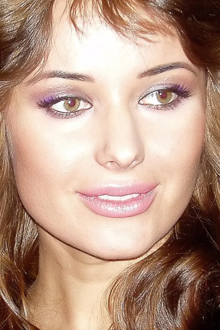 Oxana Fedorova, Miss Univers russe en portrait rapproché avec maquillage de gala