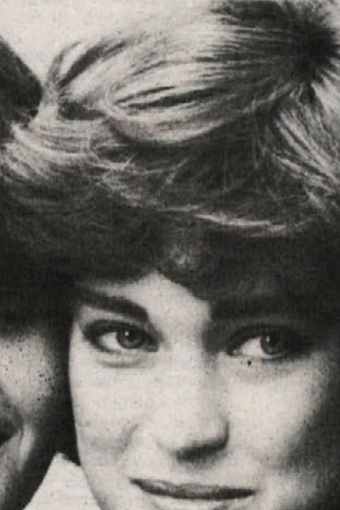 Bernarda Marovt en portrait noir et blanc historique, coiffure volumineuse et regard direct
