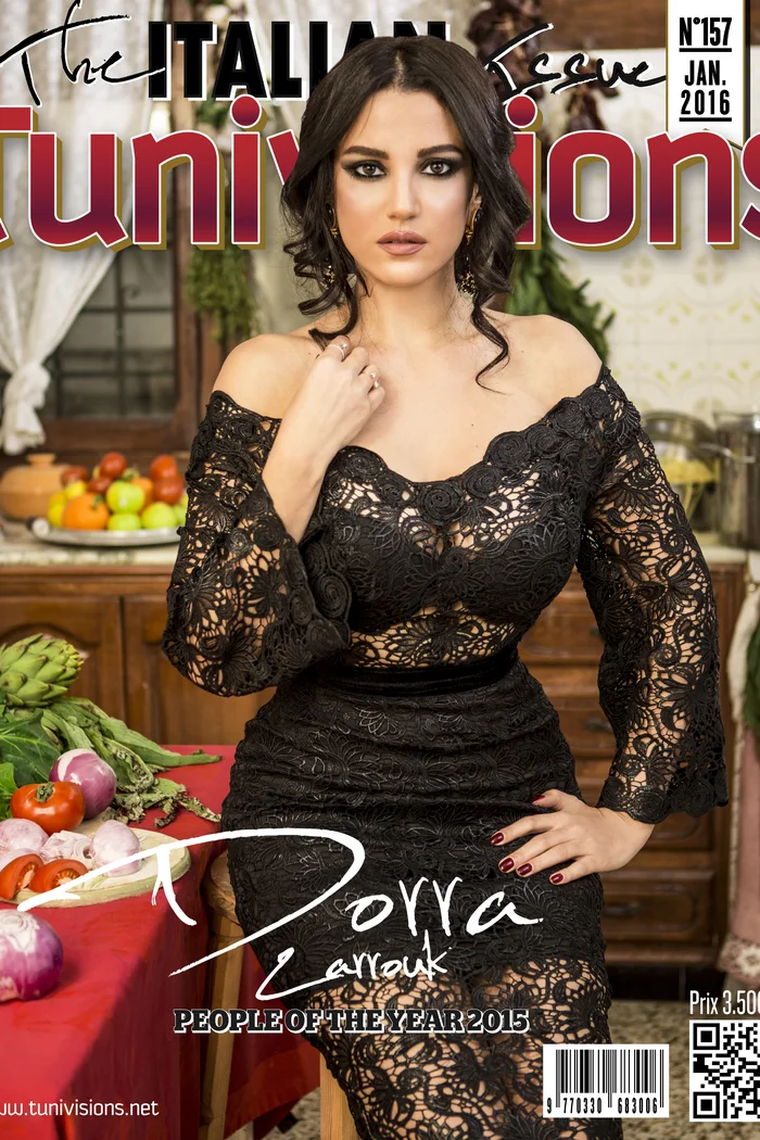 Dorra Zarrouk en robe noire sur couverture de magazine tunisien