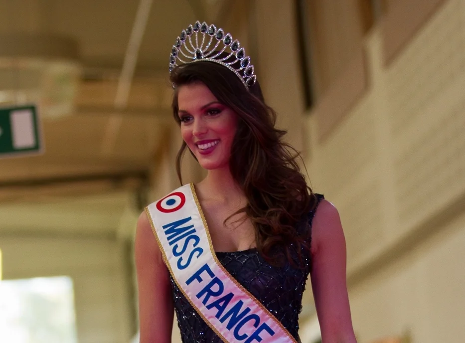 Iris Mittenaere, Miss France 2016 et Miss Univers 2016, lors d'un événement public